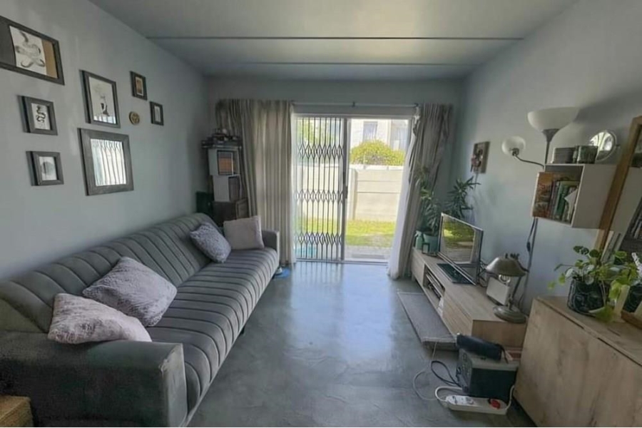 1 Bedroom Property for Sale in Table View Western Cape